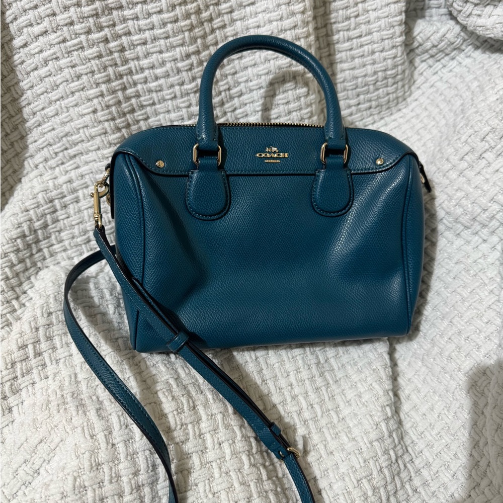 Rare Coach emerald Leather Satchel with crossbody strap
